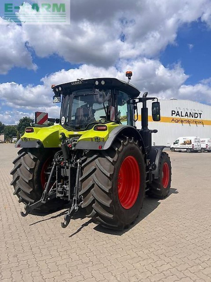 Tractor CLAAS arion 550 cmatic