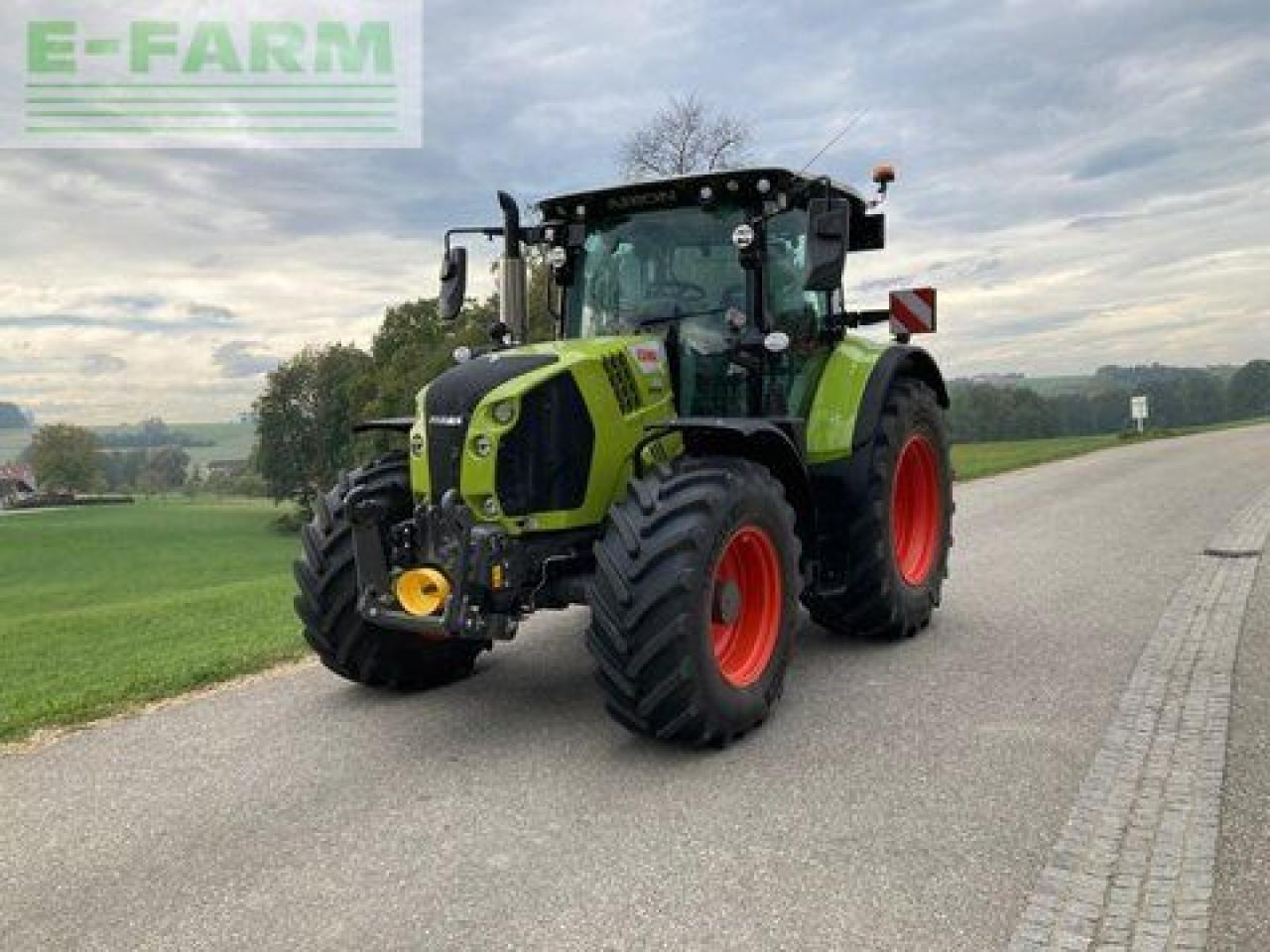 Tractor CLAAS arion 550 cmatic CMATIC