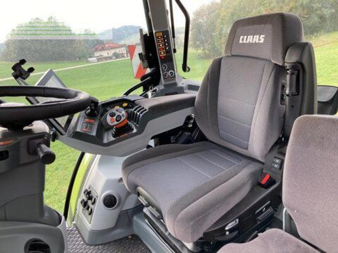 Tractor CLAAS arion 550 cmatic CMATIC