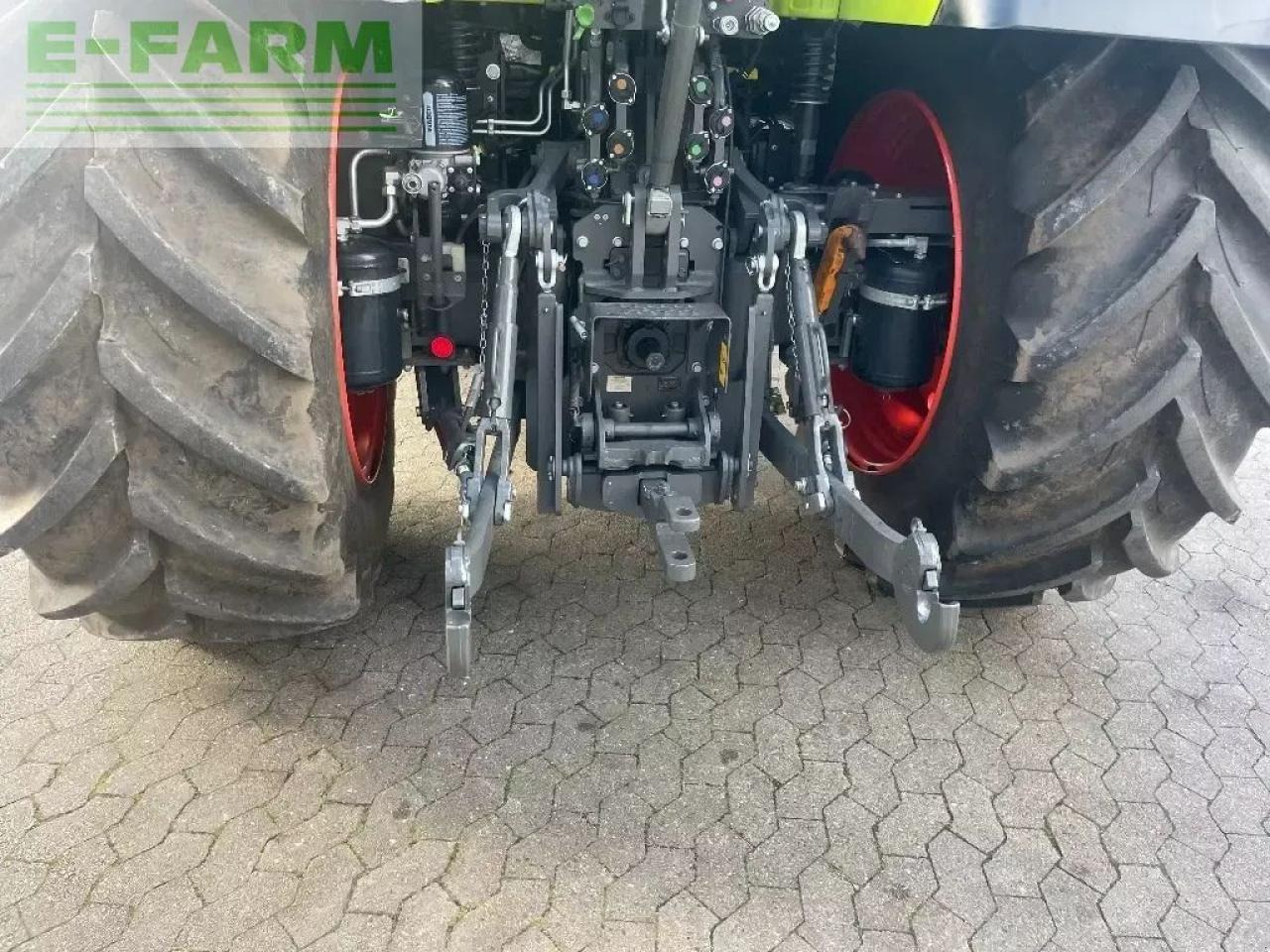 Tractor CLAAS arion 550 cmatic CMATIC
