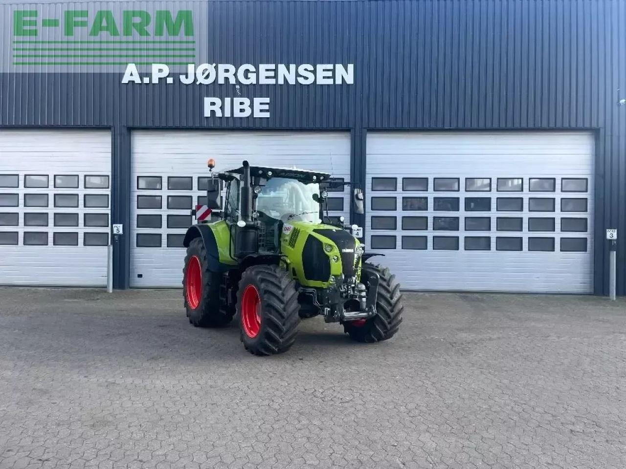 Tractor CLAAS arion 550 cmatic CMATIC