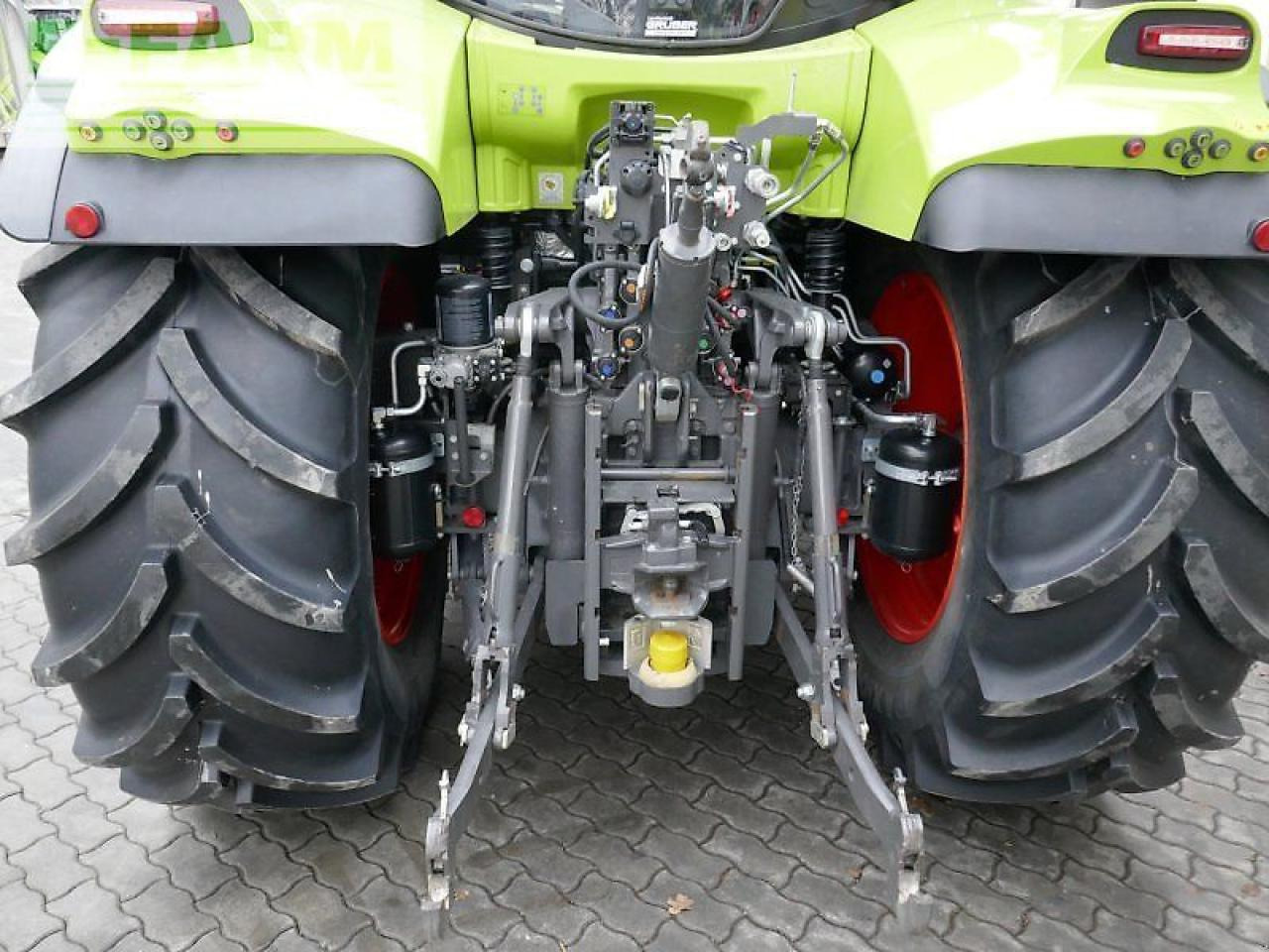 Tractor CLAAS arion 550 cmatic cebis CMATIC CEBIS
