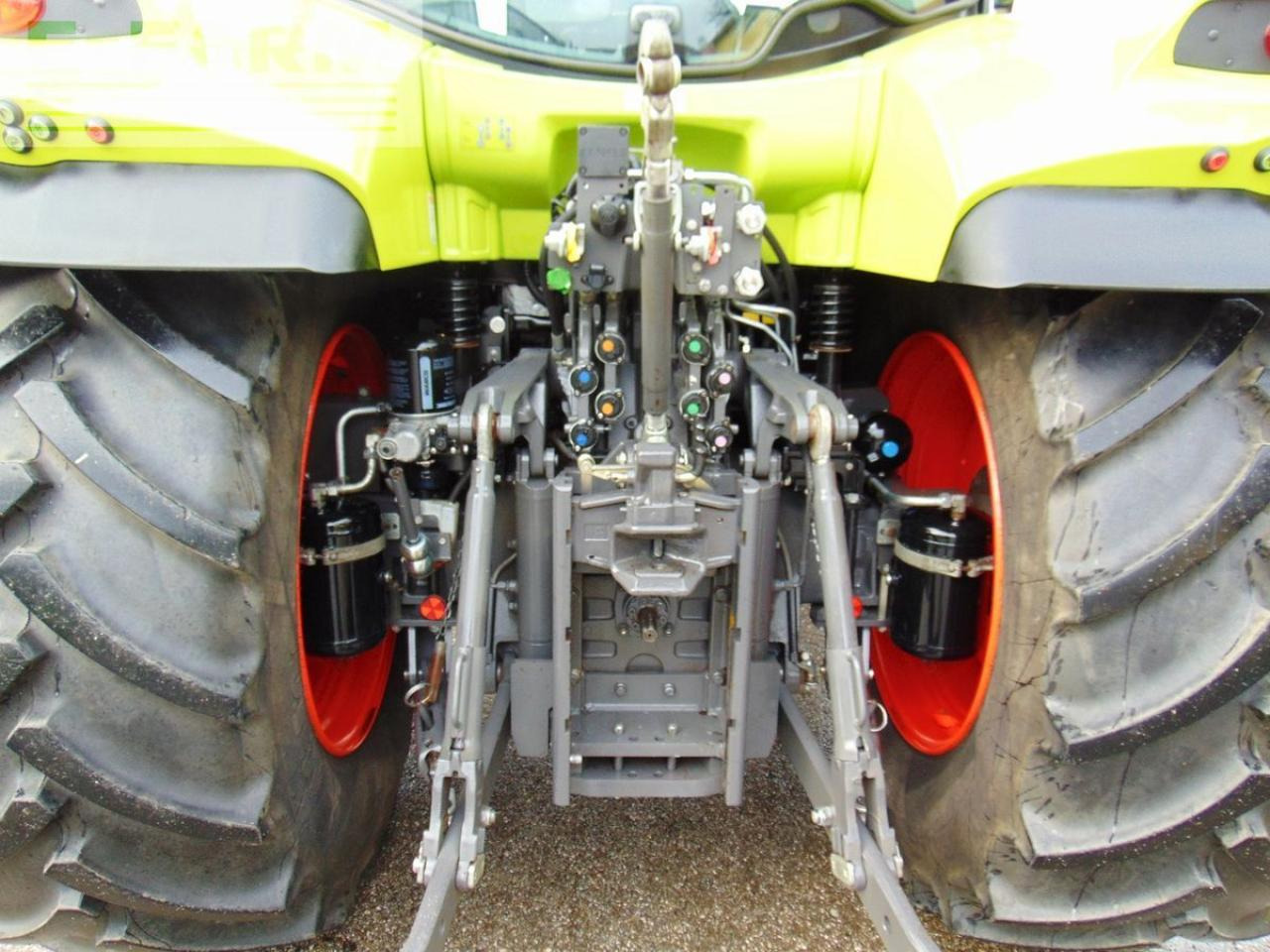 Tractor CLAAS arion 550 cmatic cis+ CMATIC CIS+