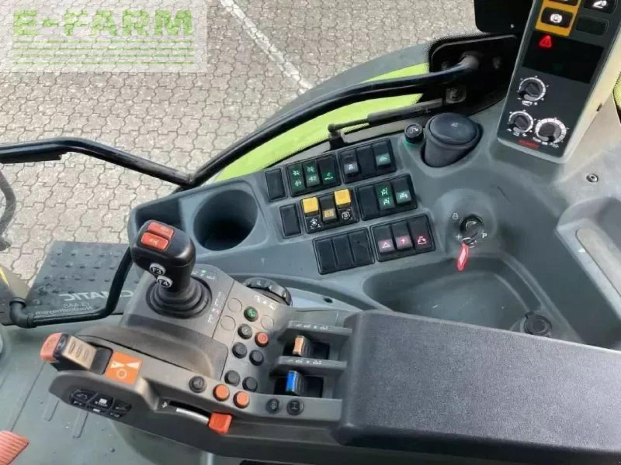 Tractor CLAAS arion 550 cmatic cis+ CMATIC CIS+