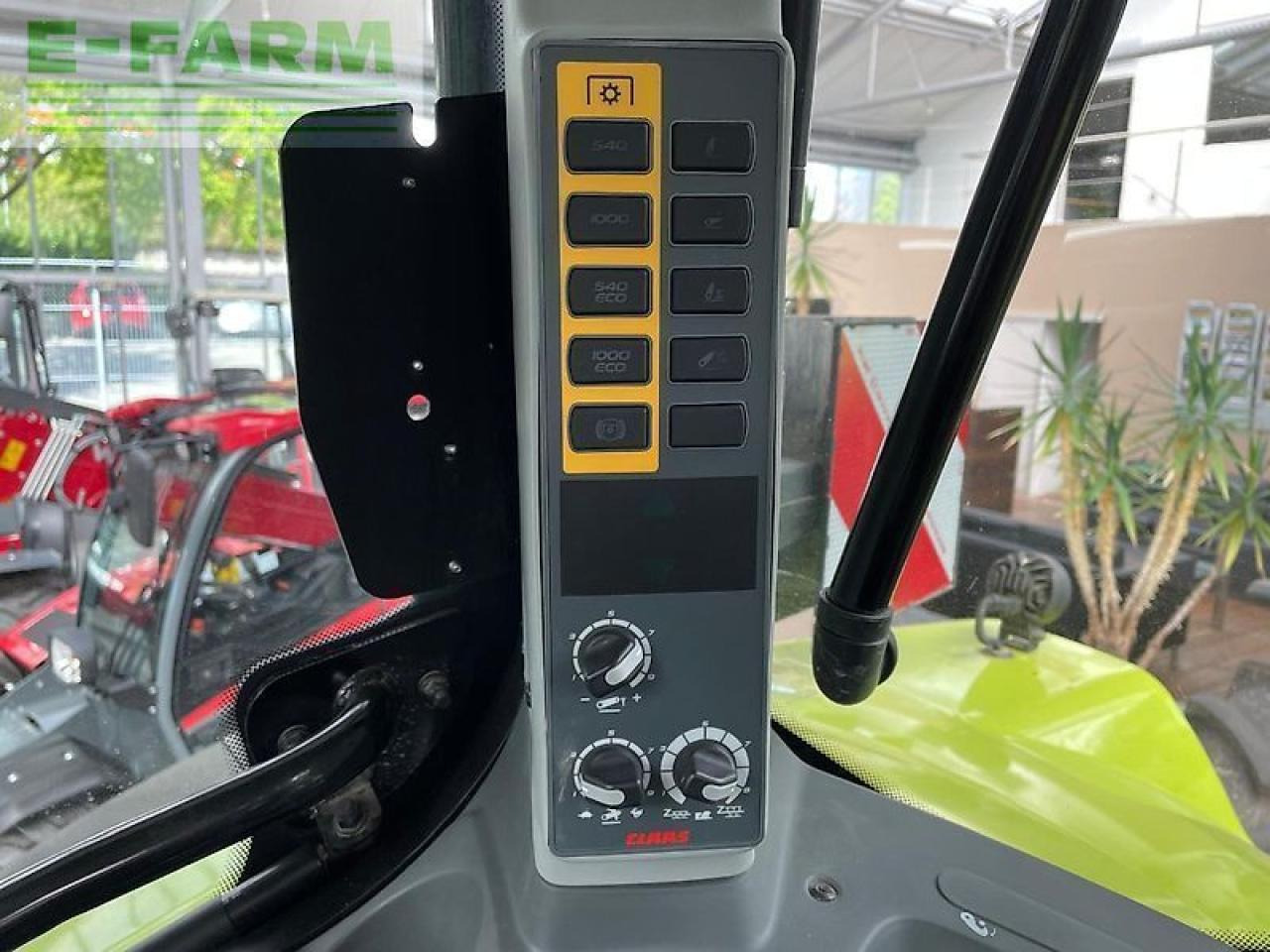 Tractor CLAAS arion 550 hexashift cis HEXASHIFT CIS