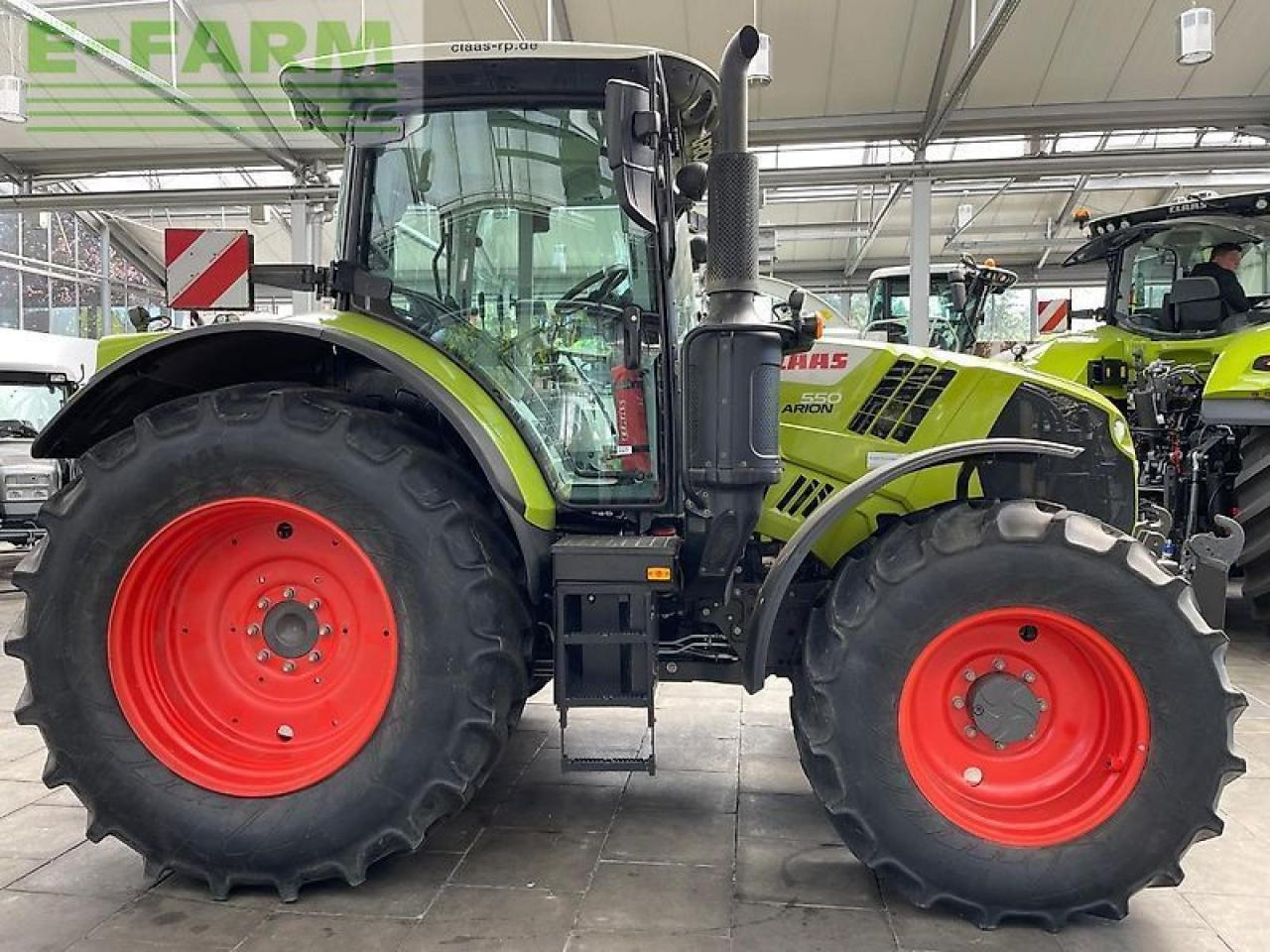 Tractor CLAAS arion 550 hexashift cis HEXASHIFT CIS