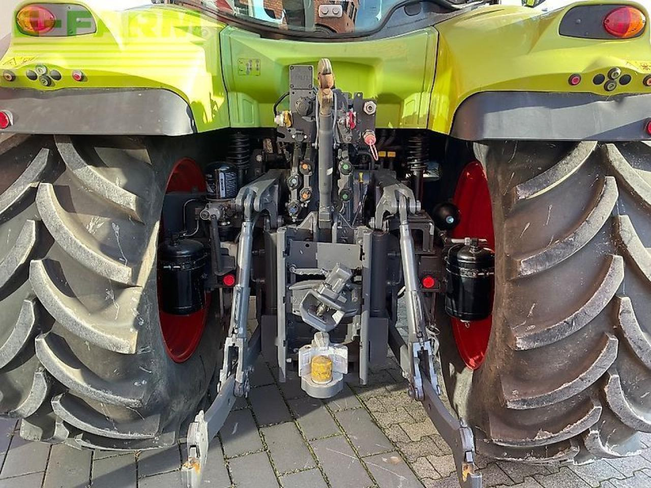 Tractor CLAAS arion 610