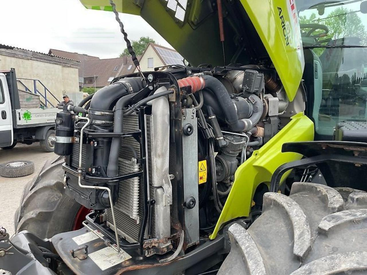 Tractor CLAAS arion 610