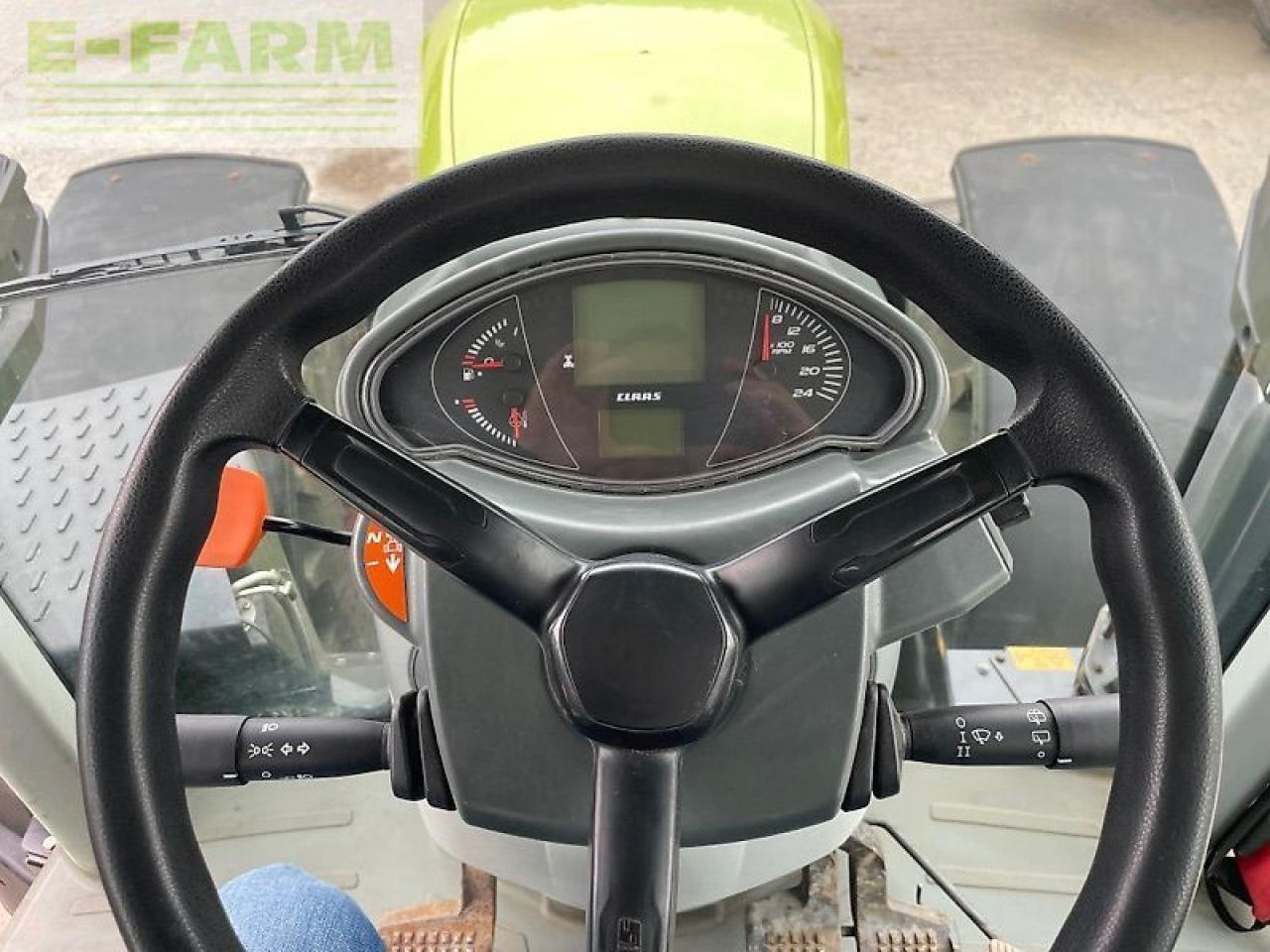 Tractor CLAAS arion 610