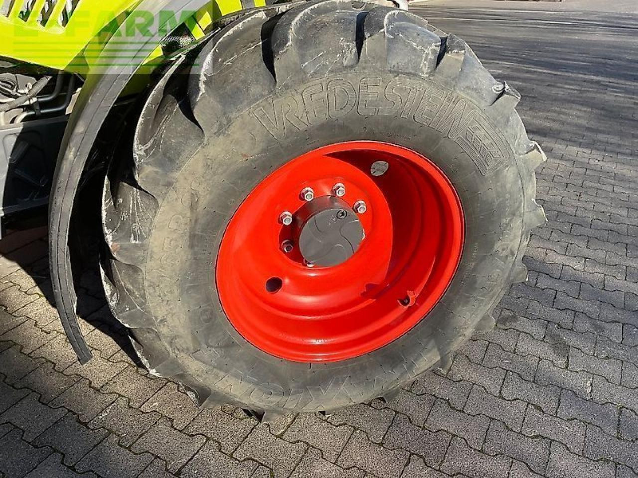 Tractor CLAAS arion 610