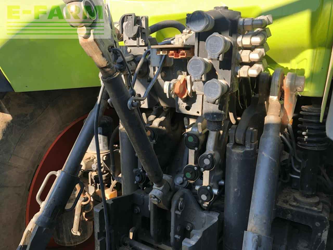 Tractor CLAAS arion 610 (a76/100)