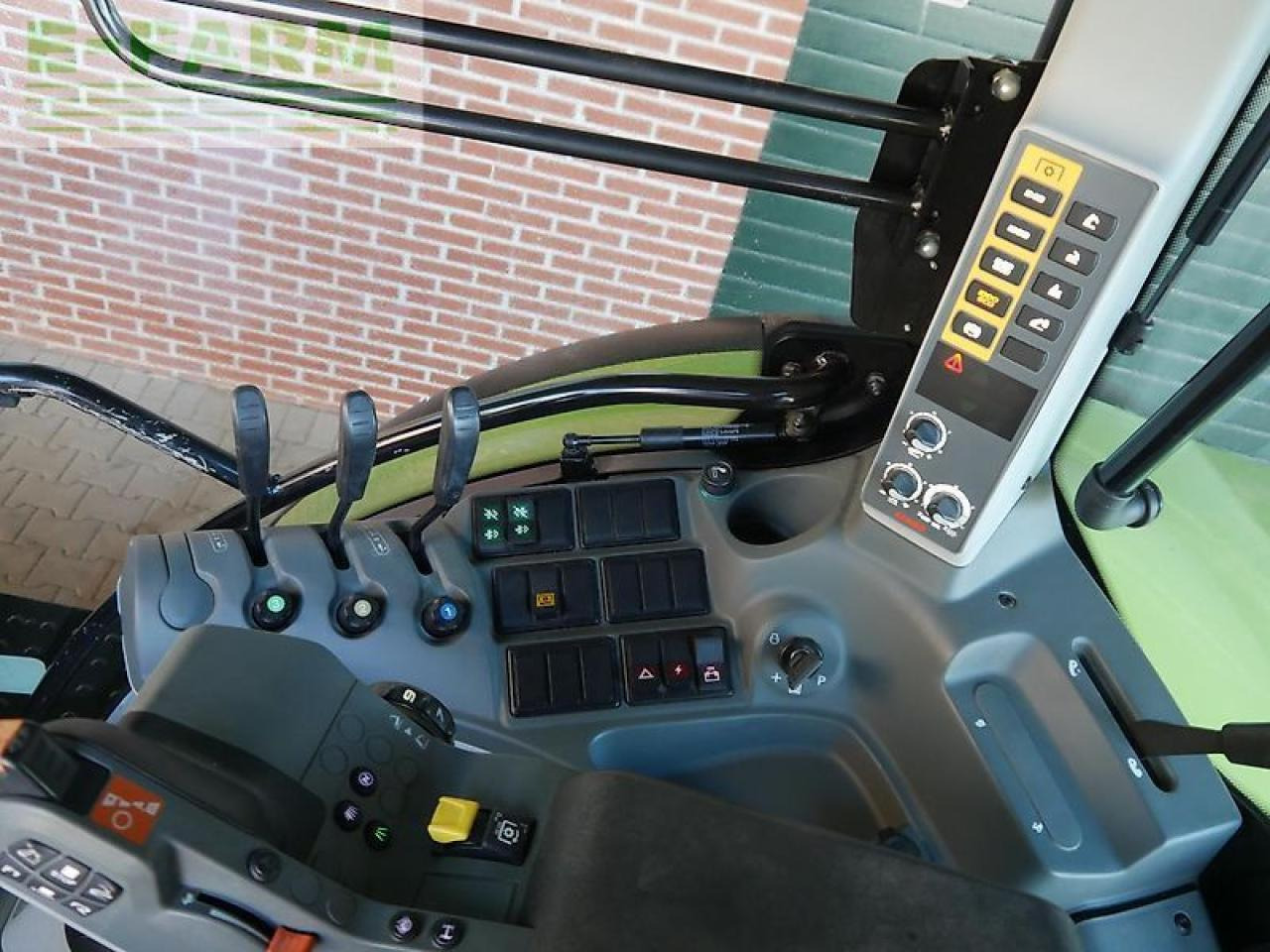 Tractor CLAAS arion 610 cis