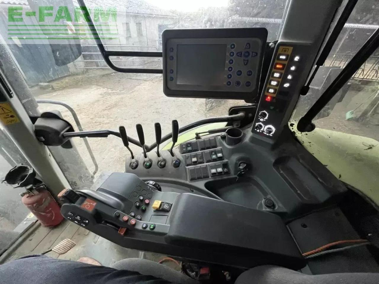 Tractor CLAAS arion 610 cis CIS