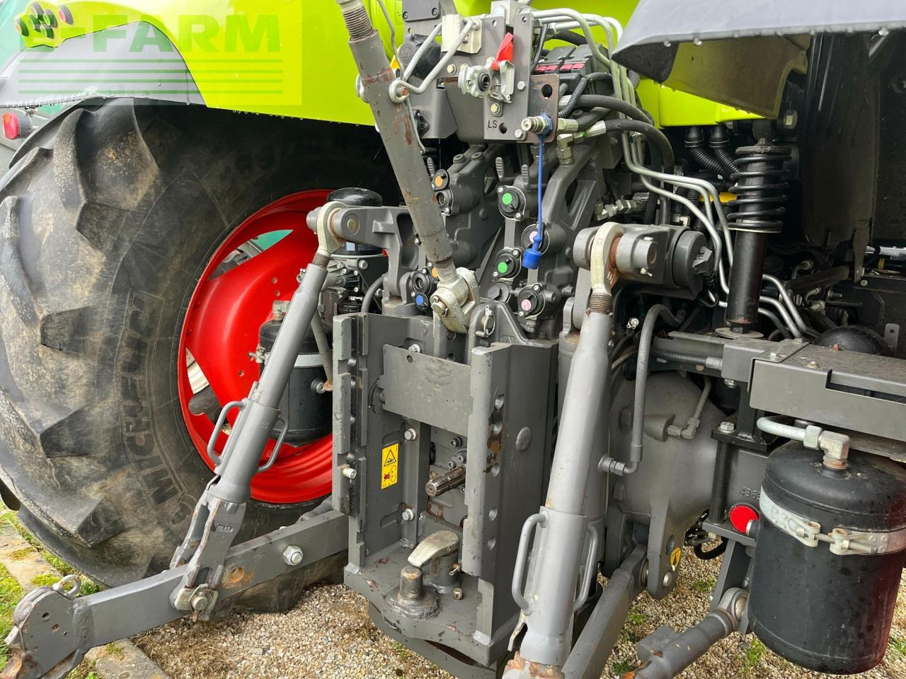 Tractor CLAAS arion 610 cmatic