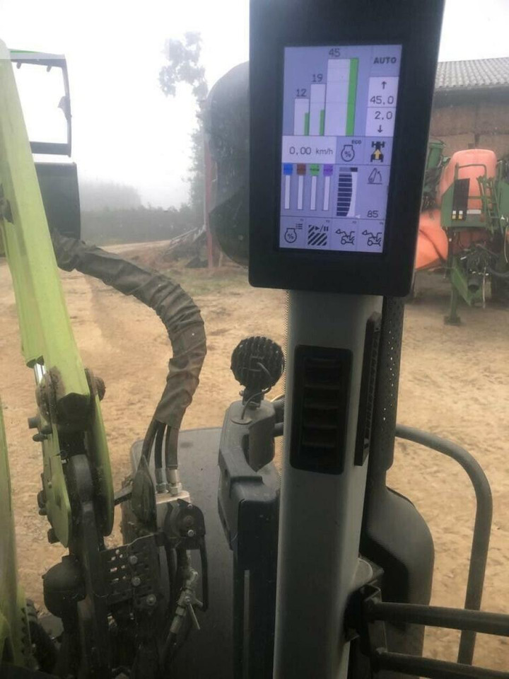 Tractor CLAAS arion 610 cmatic