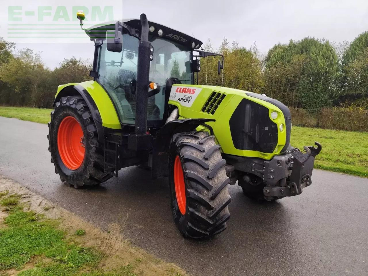 Tractor CLAAS arion 620