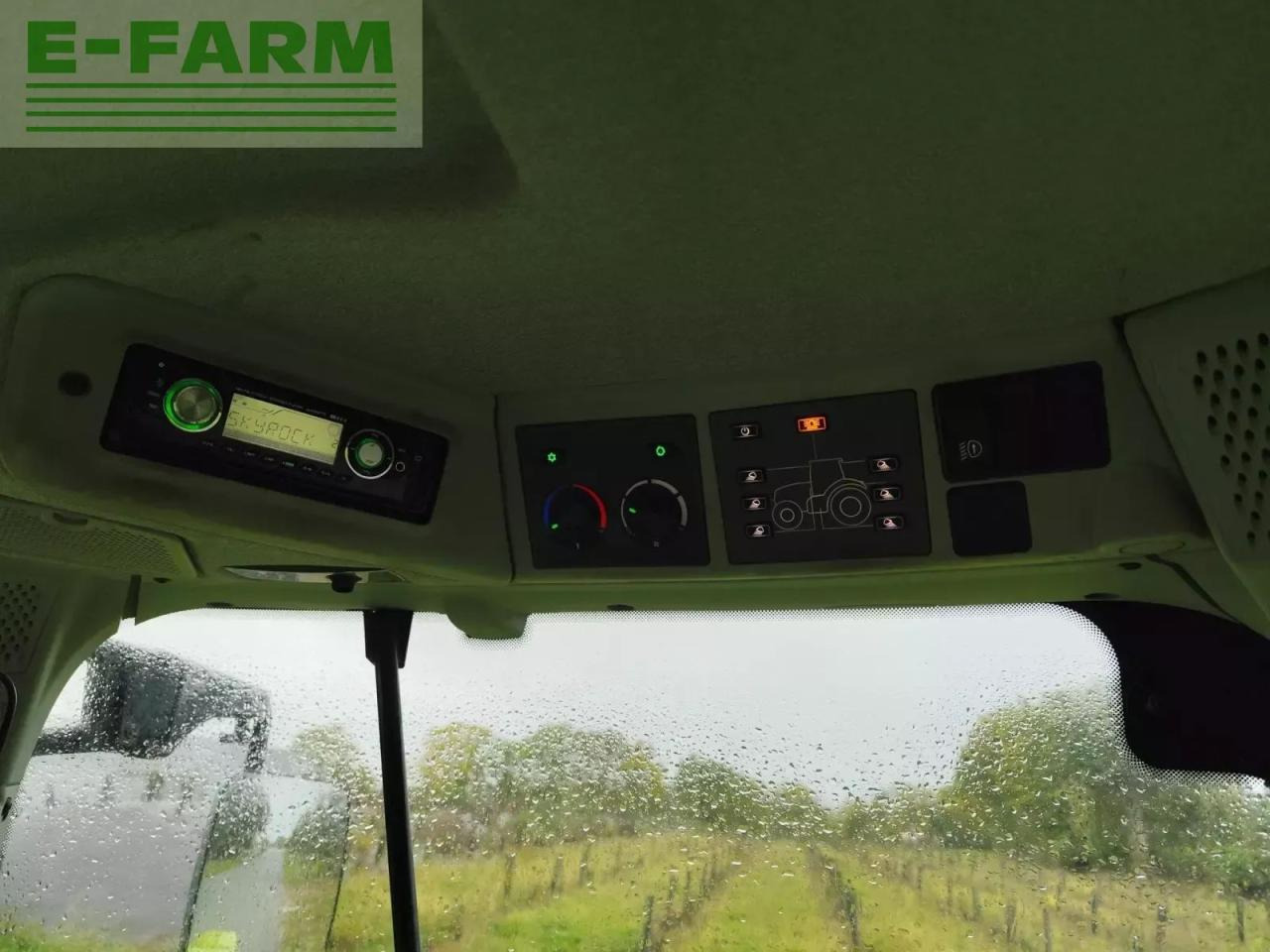 Tractor CLAAS arion 620