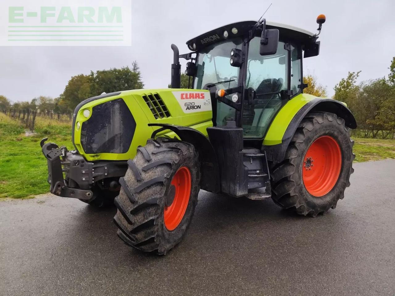 Tractor CLAAS arion 620