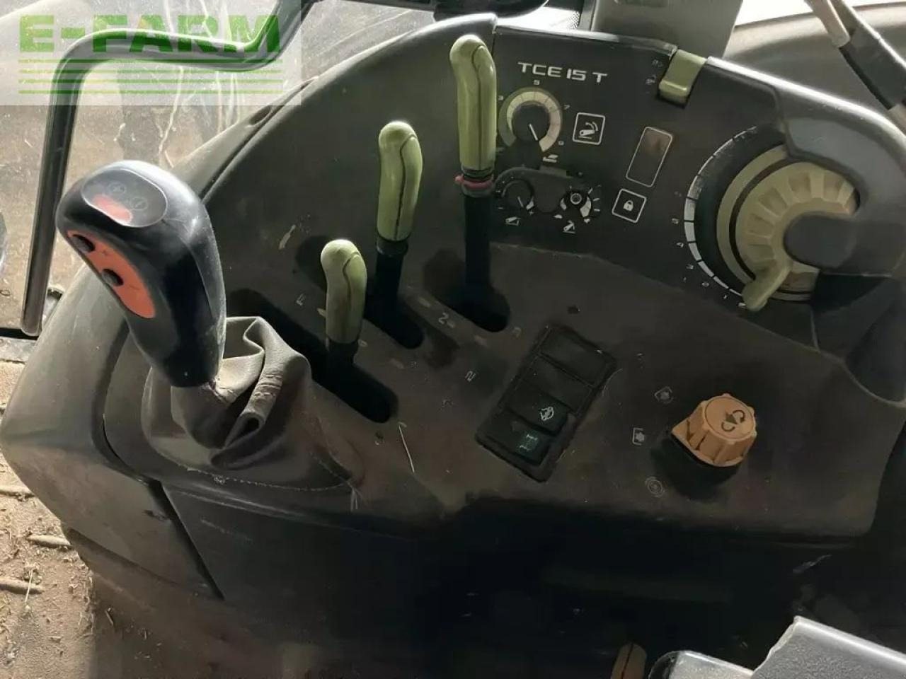 Tractor CLAAS arion 620 c C