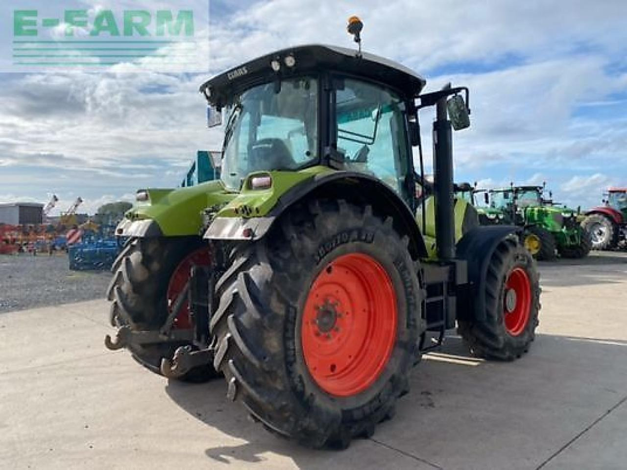 Tractor CLAAS arion 620 cebis