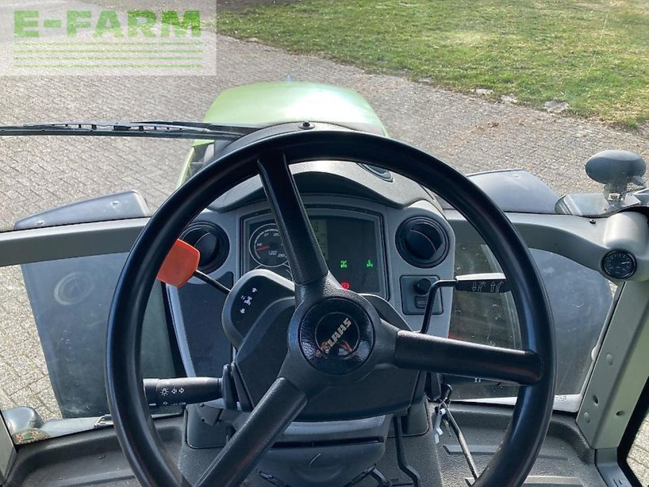 Tractor CLAAS arion 620 cis CIS
