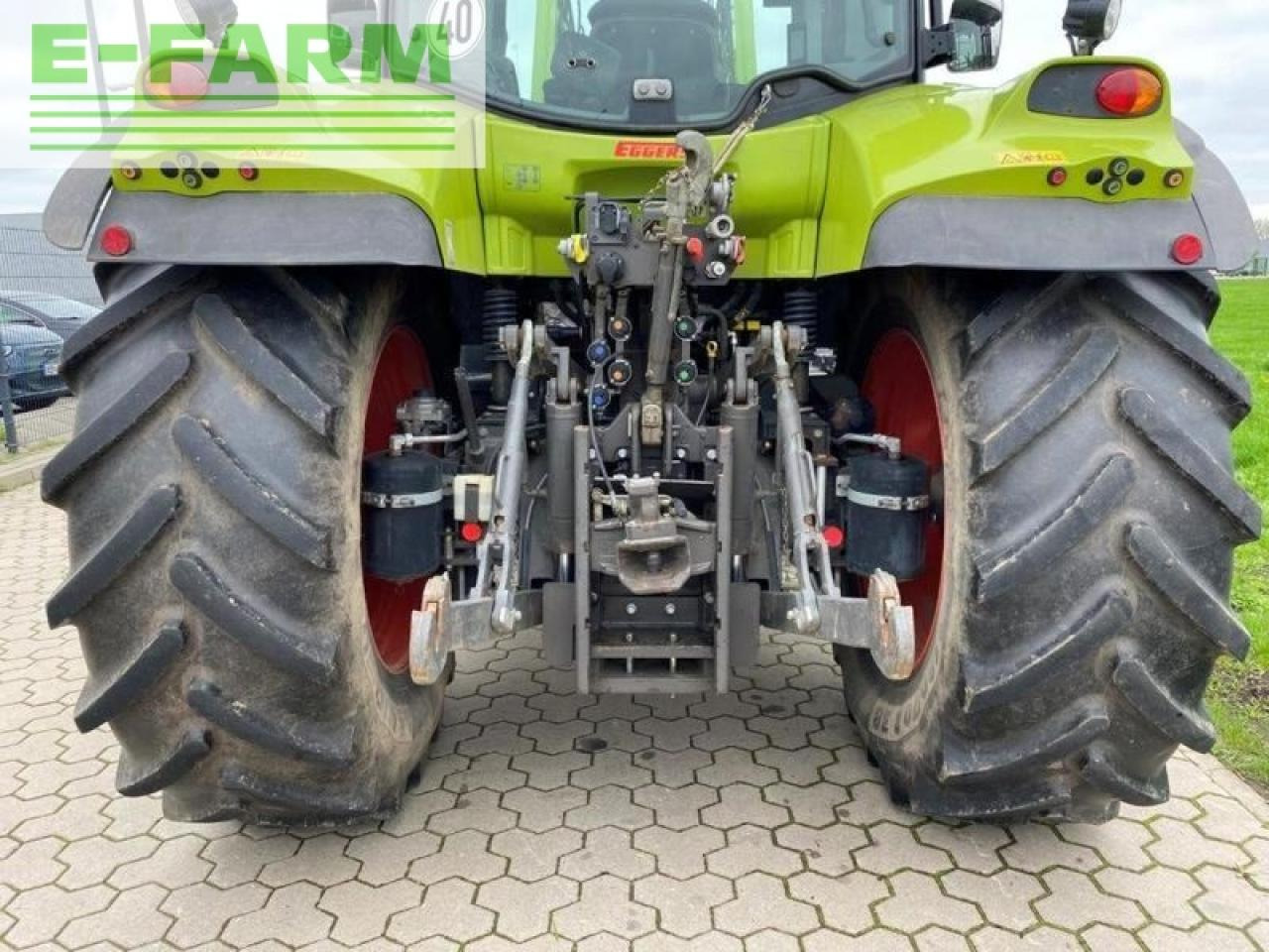 Tractor CLAAS arion 620 cis mit frontlader CIS