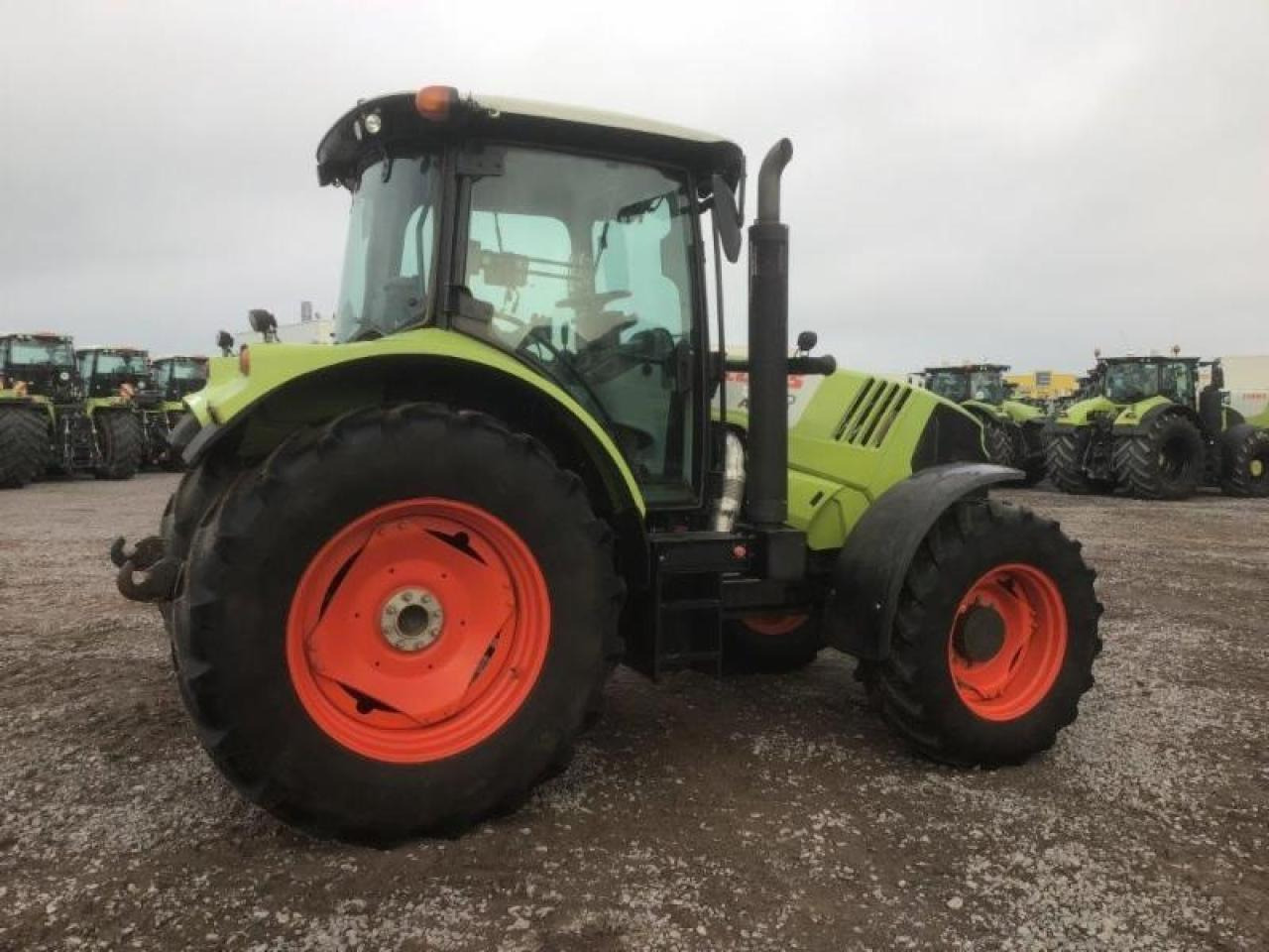 Tractor CLAAS arion 620 t3b
