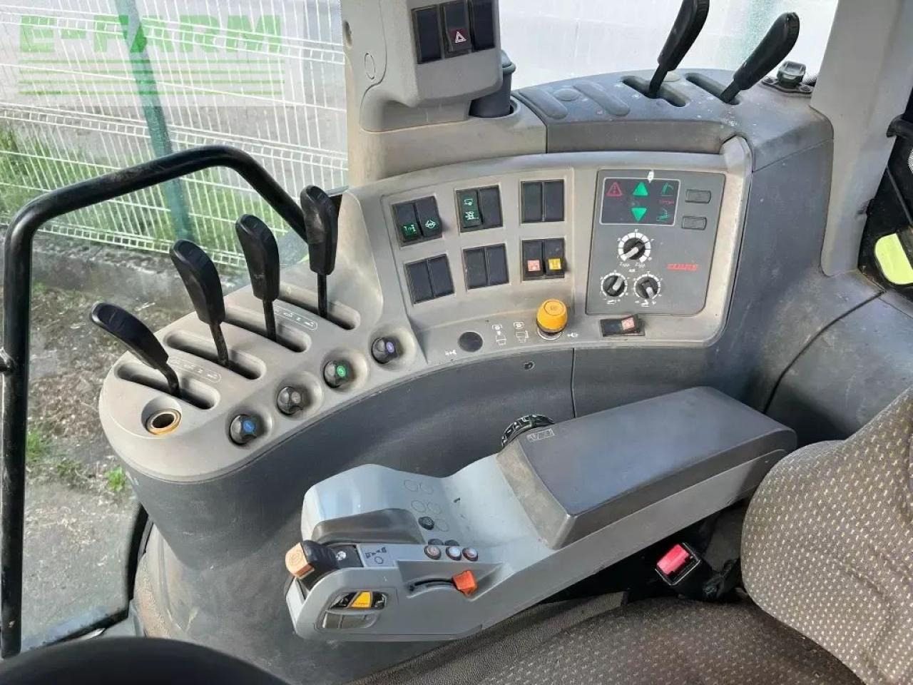 Tractor CLAAS arion 630