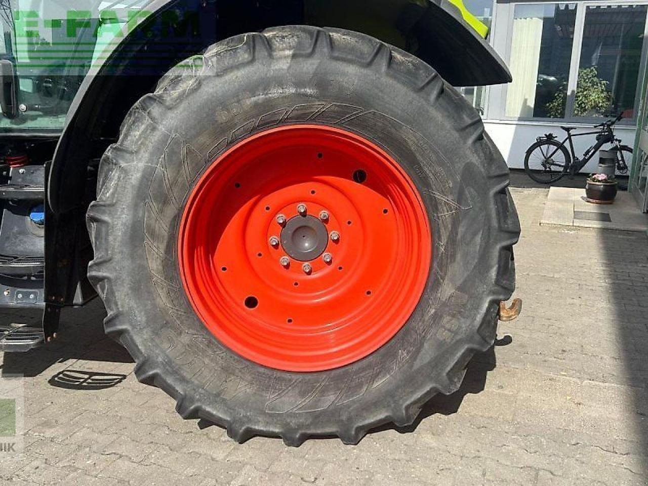 Tractor CLAAS arion 630