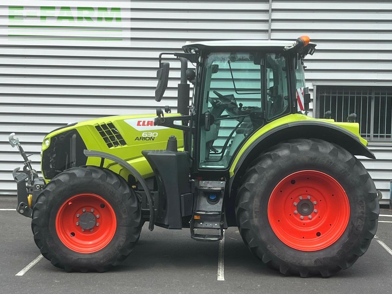 Tractor CLAAS arion 630