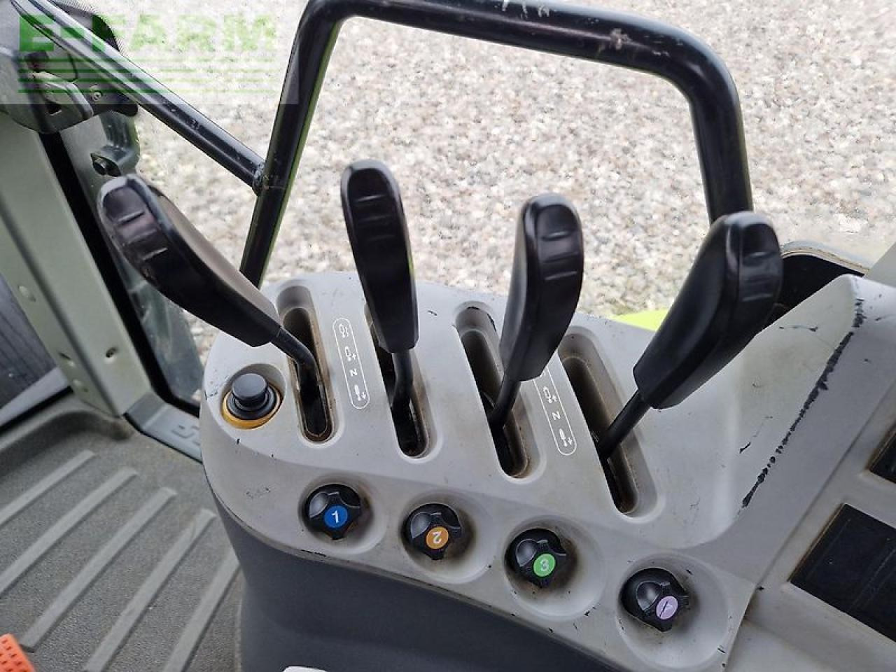 Tractor CLAAS arion 630 cis CIS