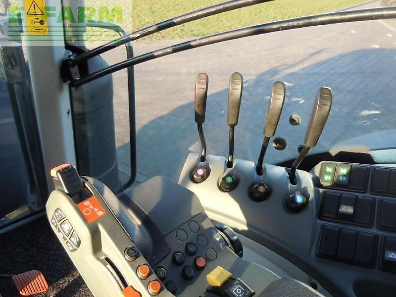 Tractor CLAAS arion 630 cis CIS