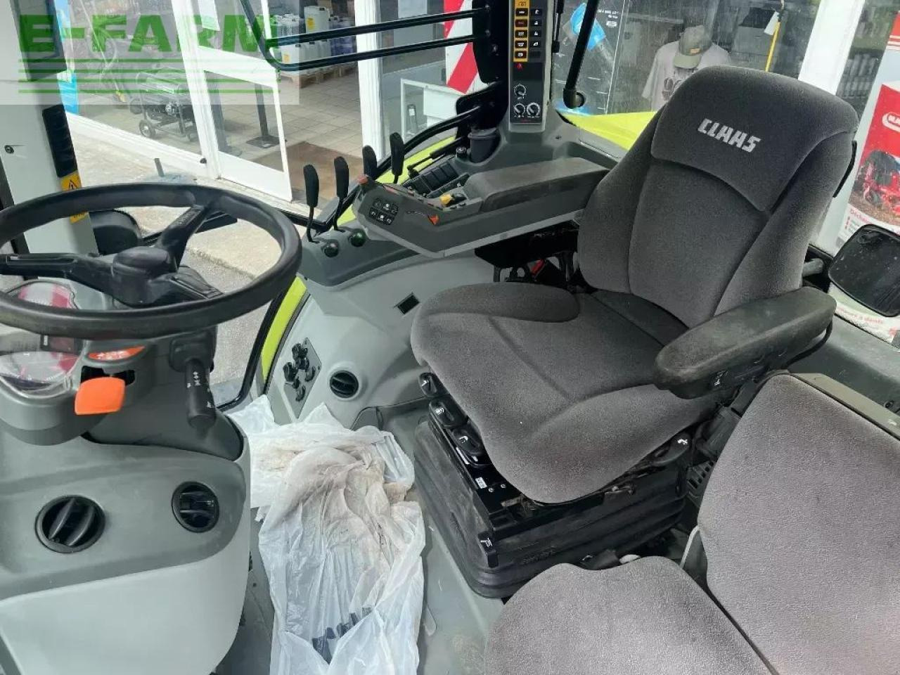 Tractor CLAAS arion 630 concept