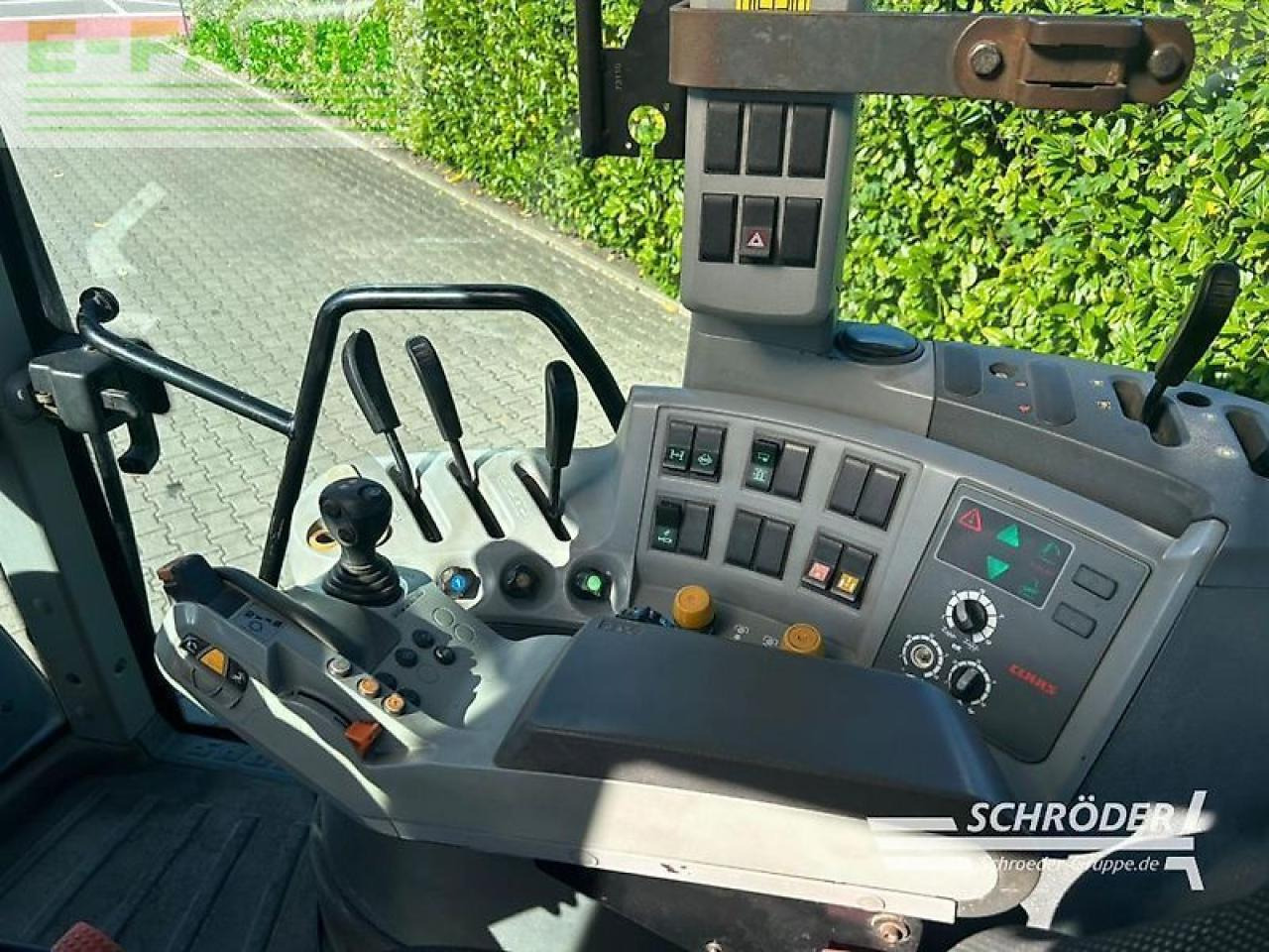 Tractor CLAAS arion 640