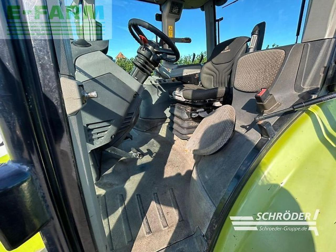 Tractor CLAAS arion 640