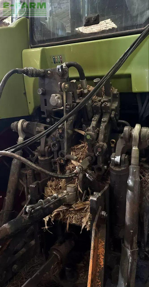 Tractor CLAAS arion 640