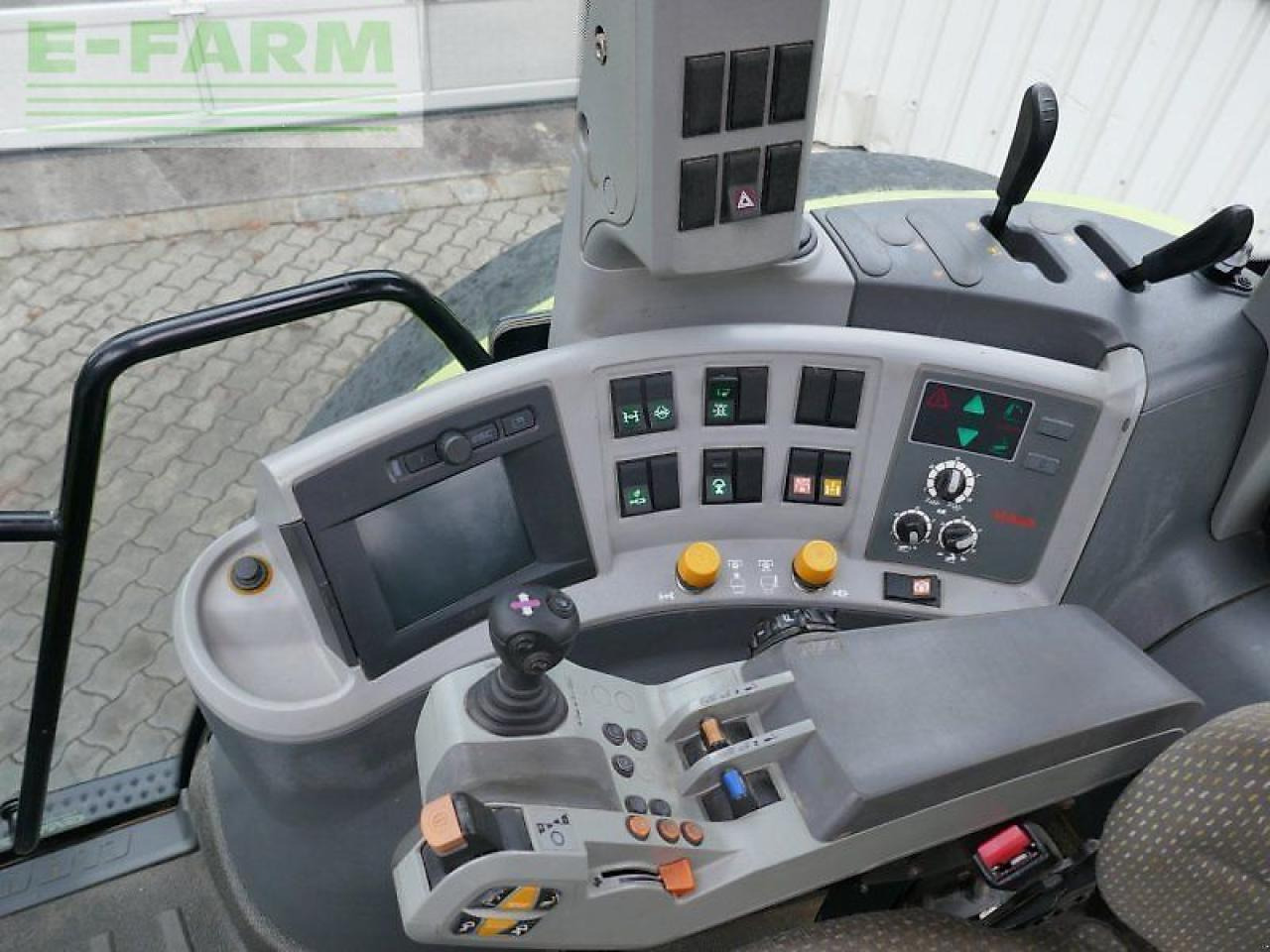 Tractor CLAAS arion 640 cebis