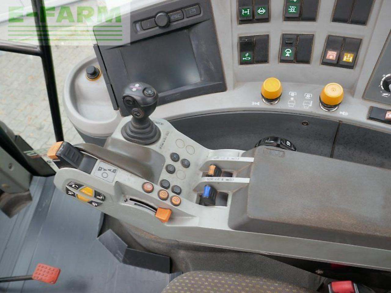 Tractor CLAAS arion 640 cebis