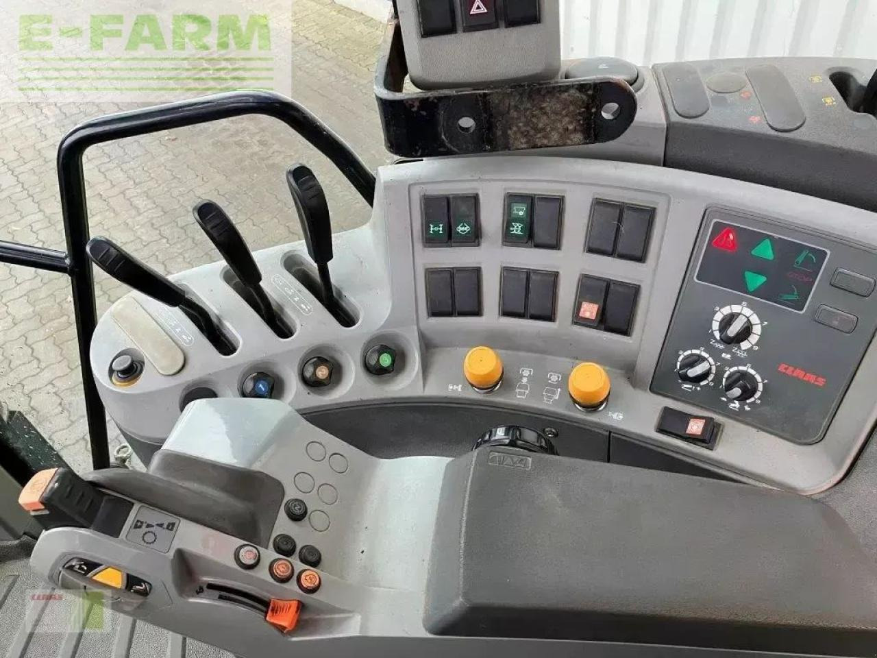 Tractor CLAAS arion 640 cis CIS