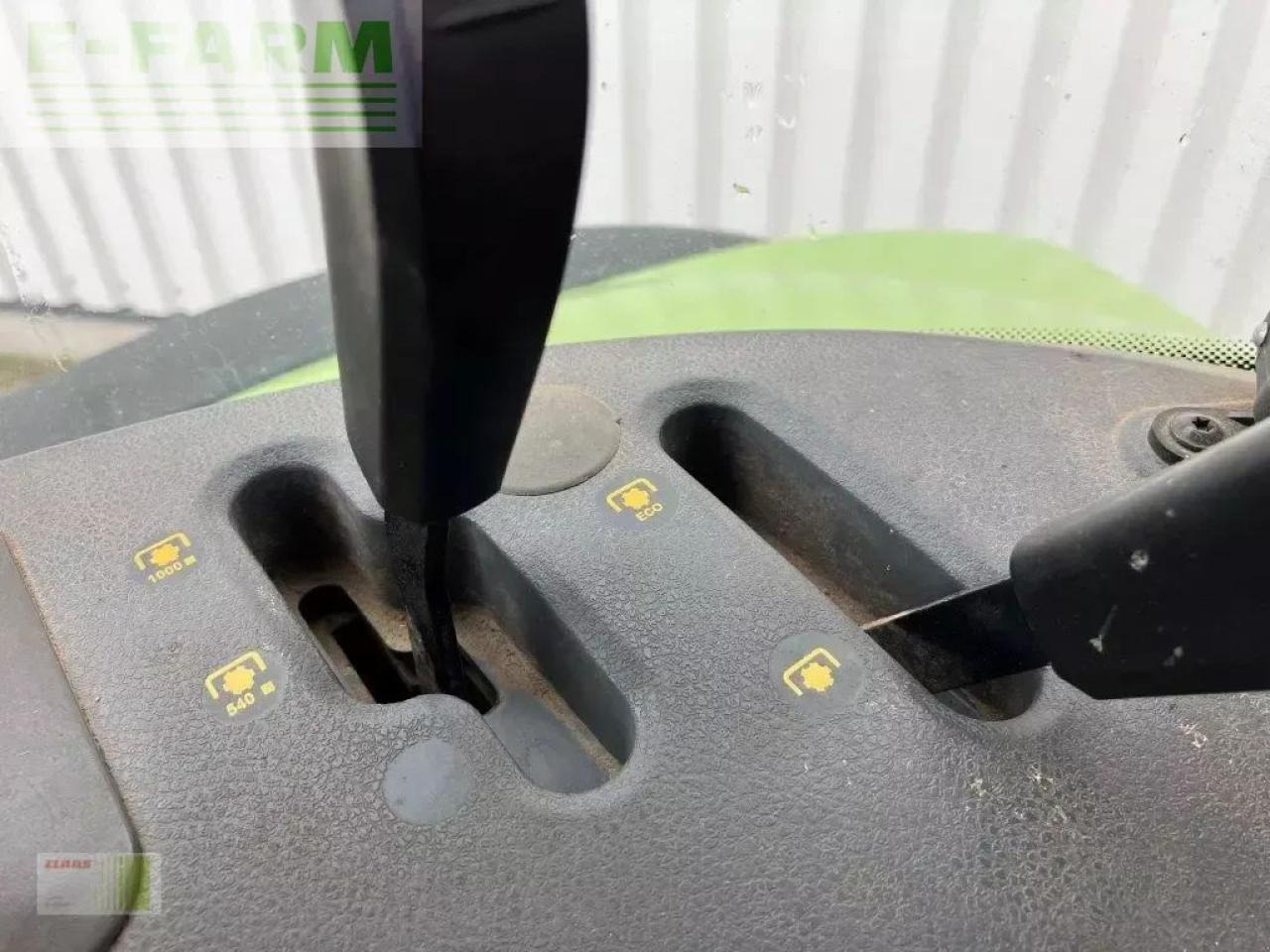 Tractor CLAAS arion 640 cis CIS