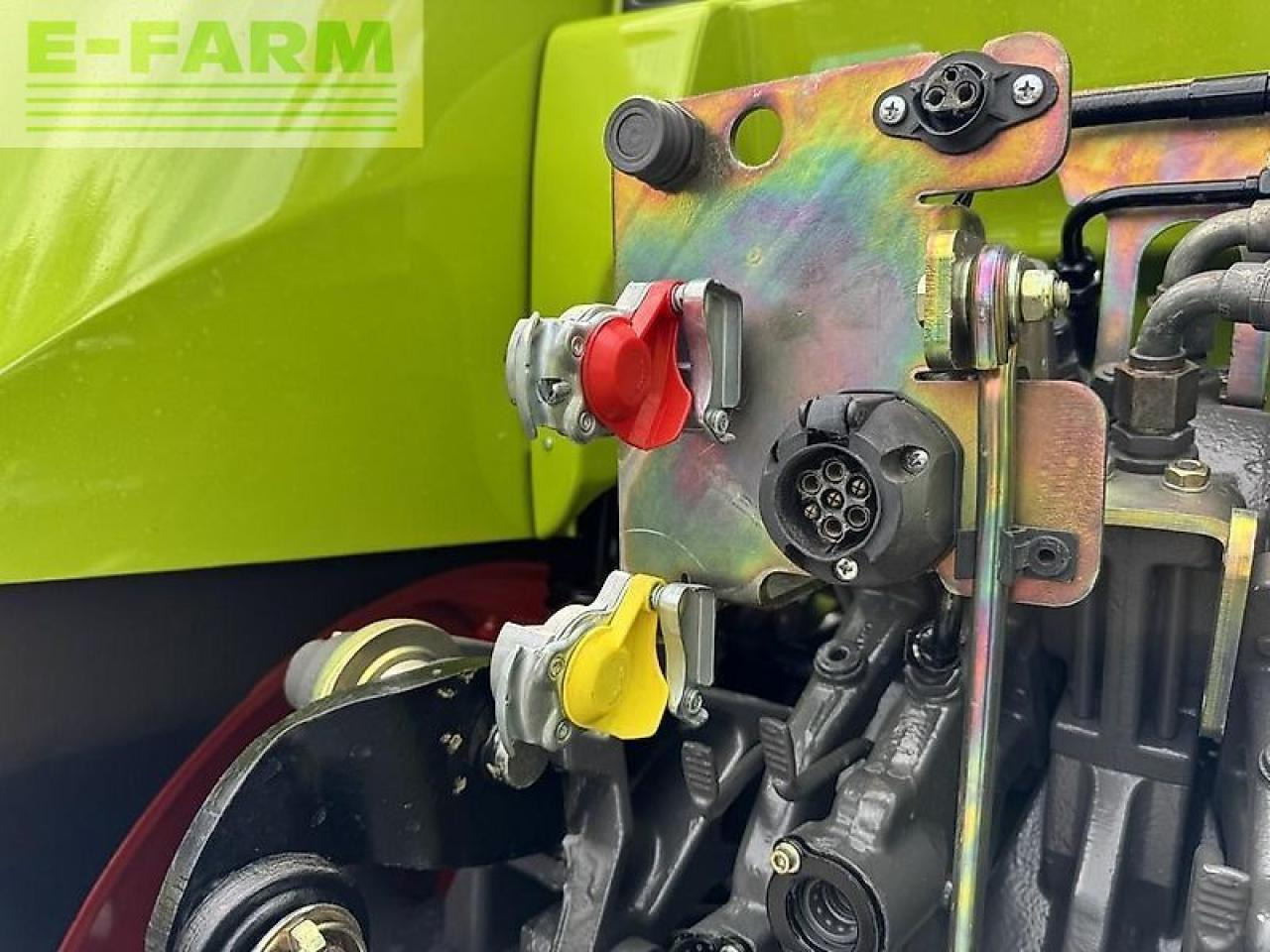 Tractor CLAAS arion 640 cis + quicke q65 CIS