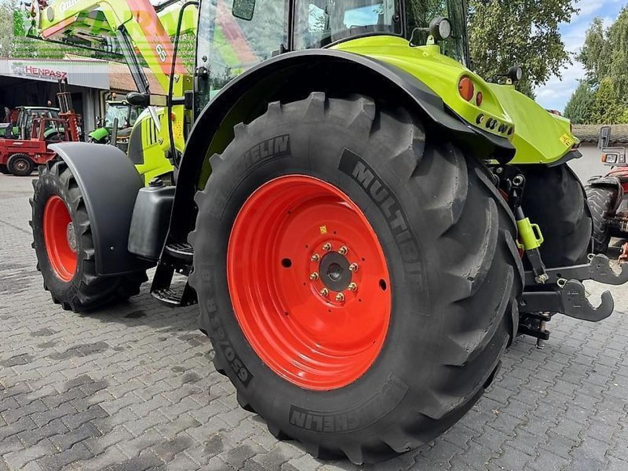 Tractor CLAAS arion 640 cis + quicke q65 CIS