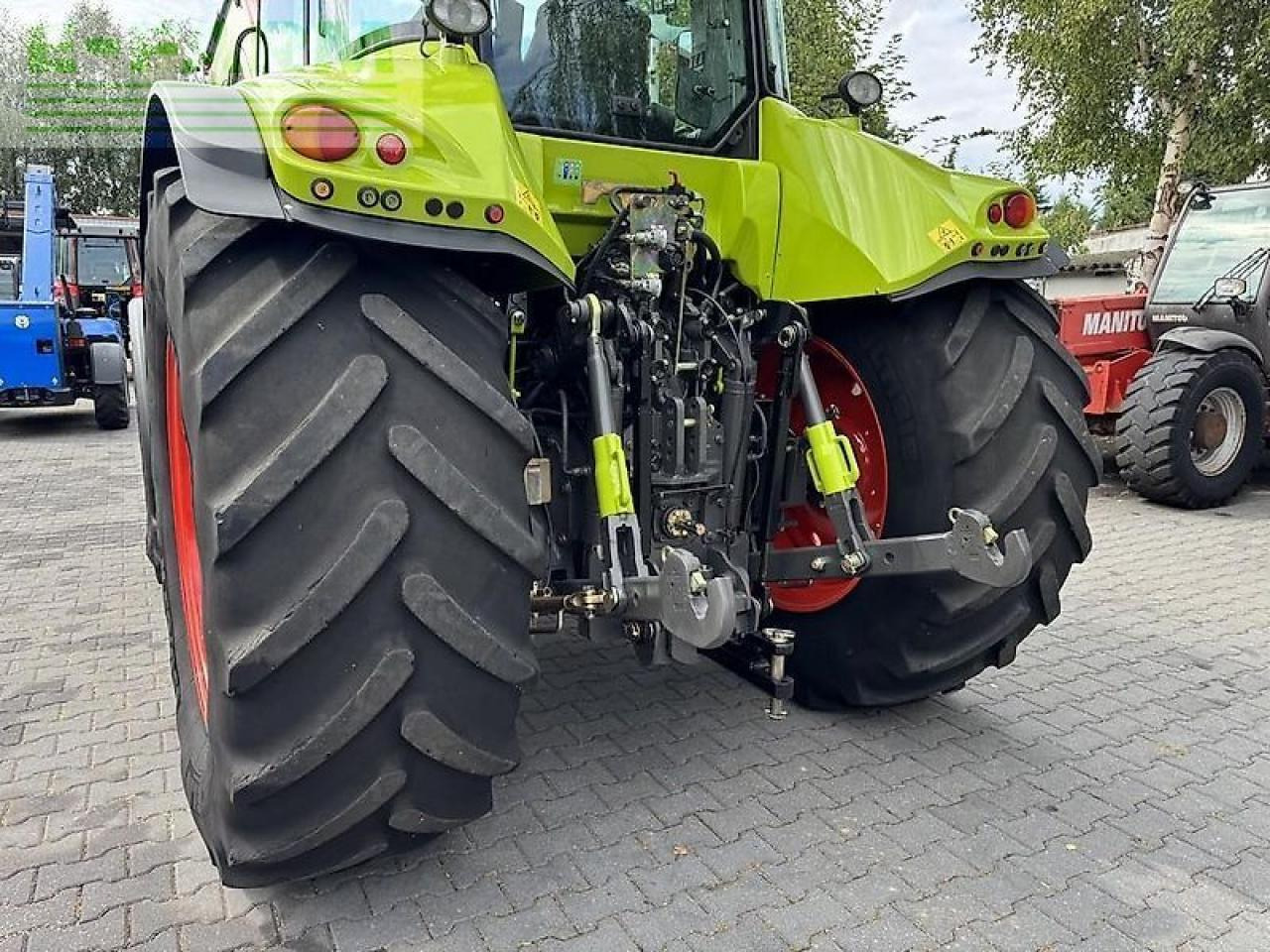 Tractor CLAAS arion 640 cis + quicke q65 CIS