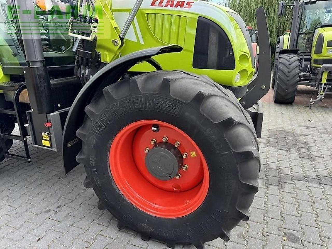 Tractor CLAAS arion 640 cis + quicke q65 CIS