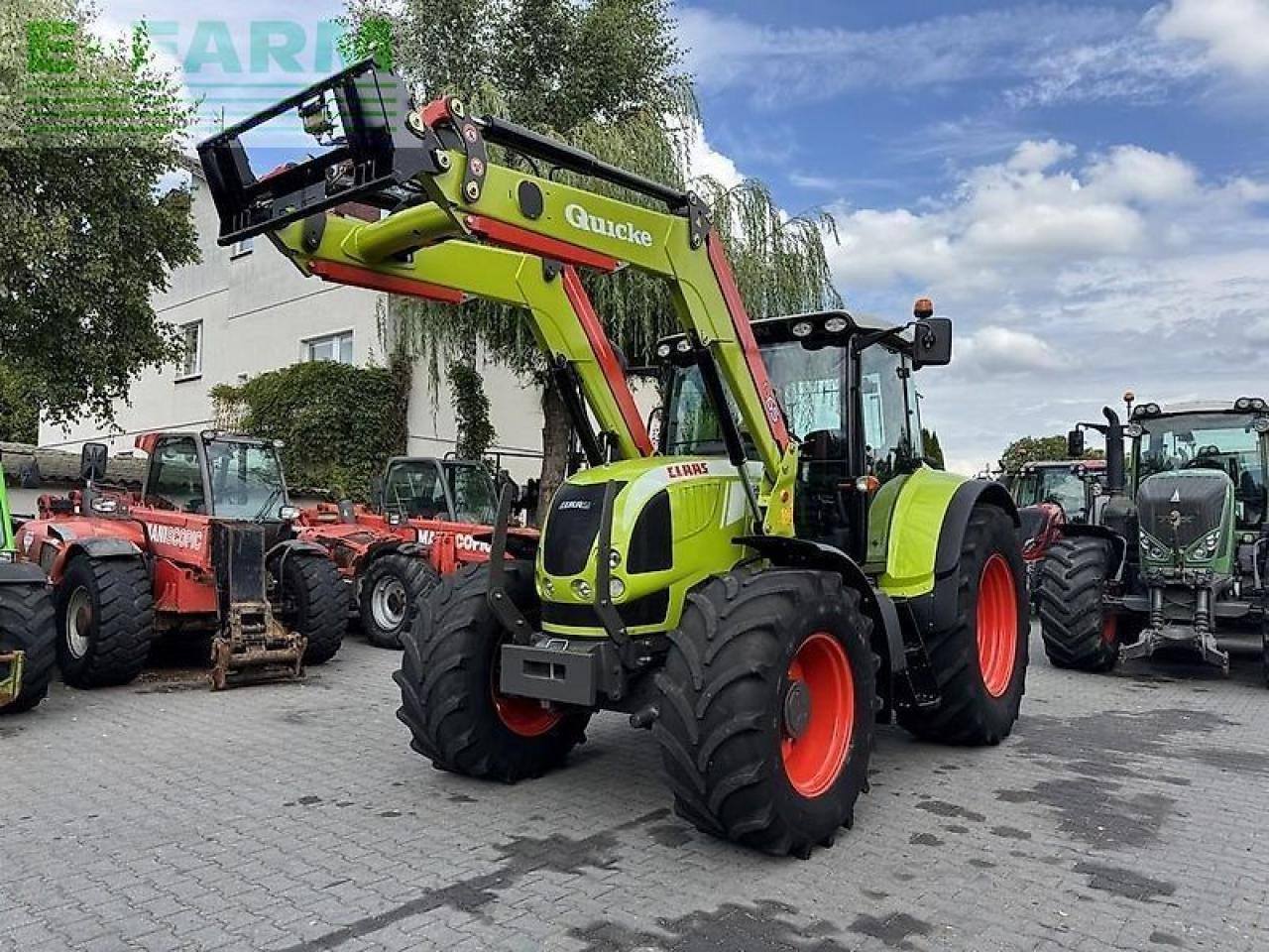 Tractor CLAAS arion 640 cis + quicke q65 CIS