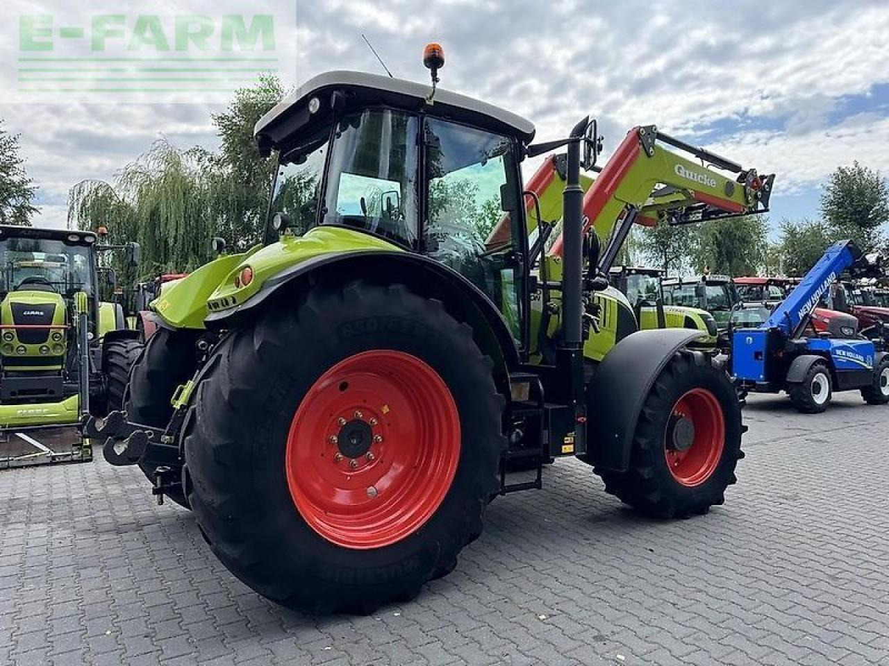Tractor CLAAS arion 640 cis + quicke q65 CIS