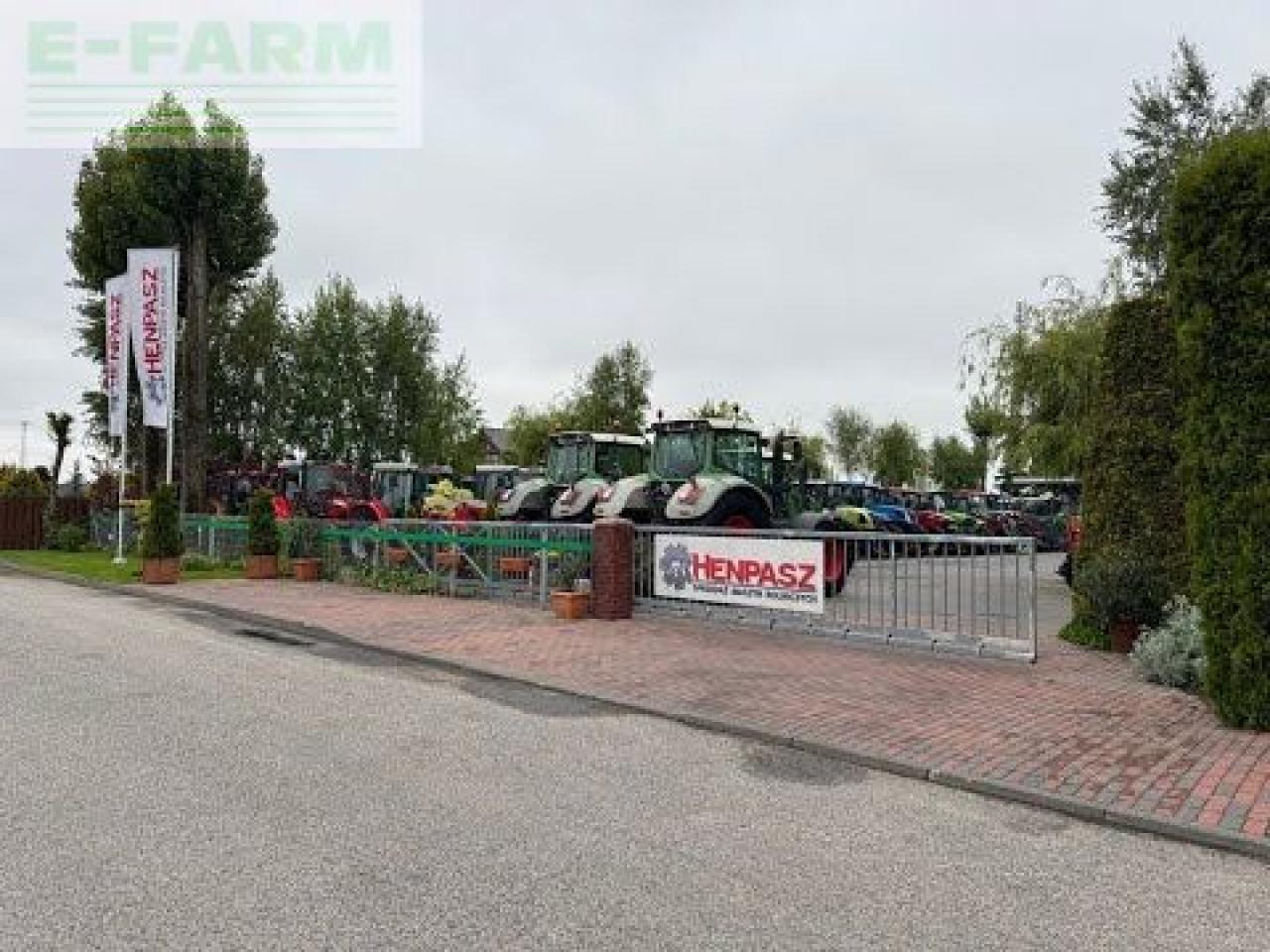 Tractor CLAAS arion 640 cis + quicke q65 CIS