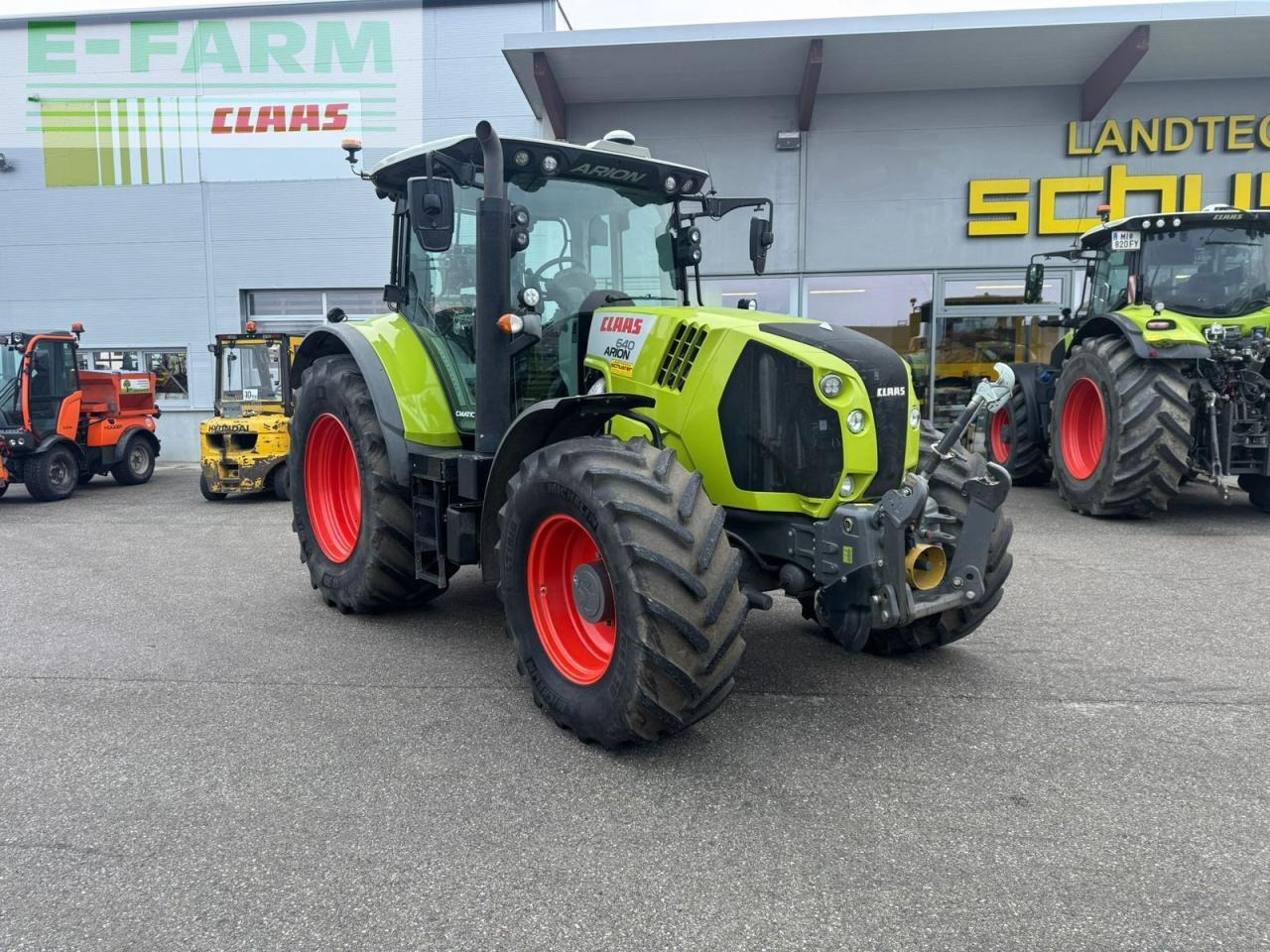 Tractor CLAAS arion 640 cmatic