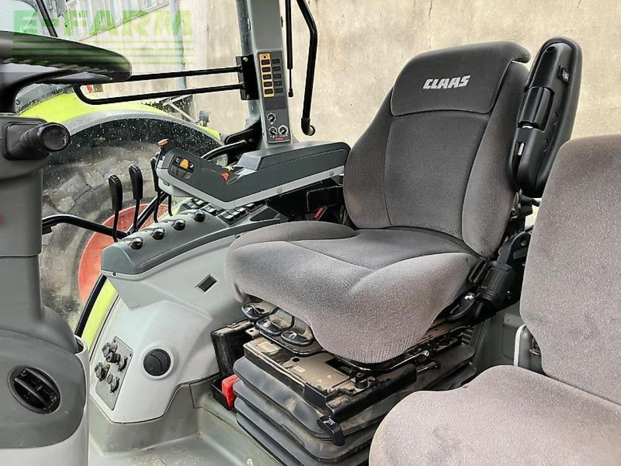 Tractor CLAAS arion 650