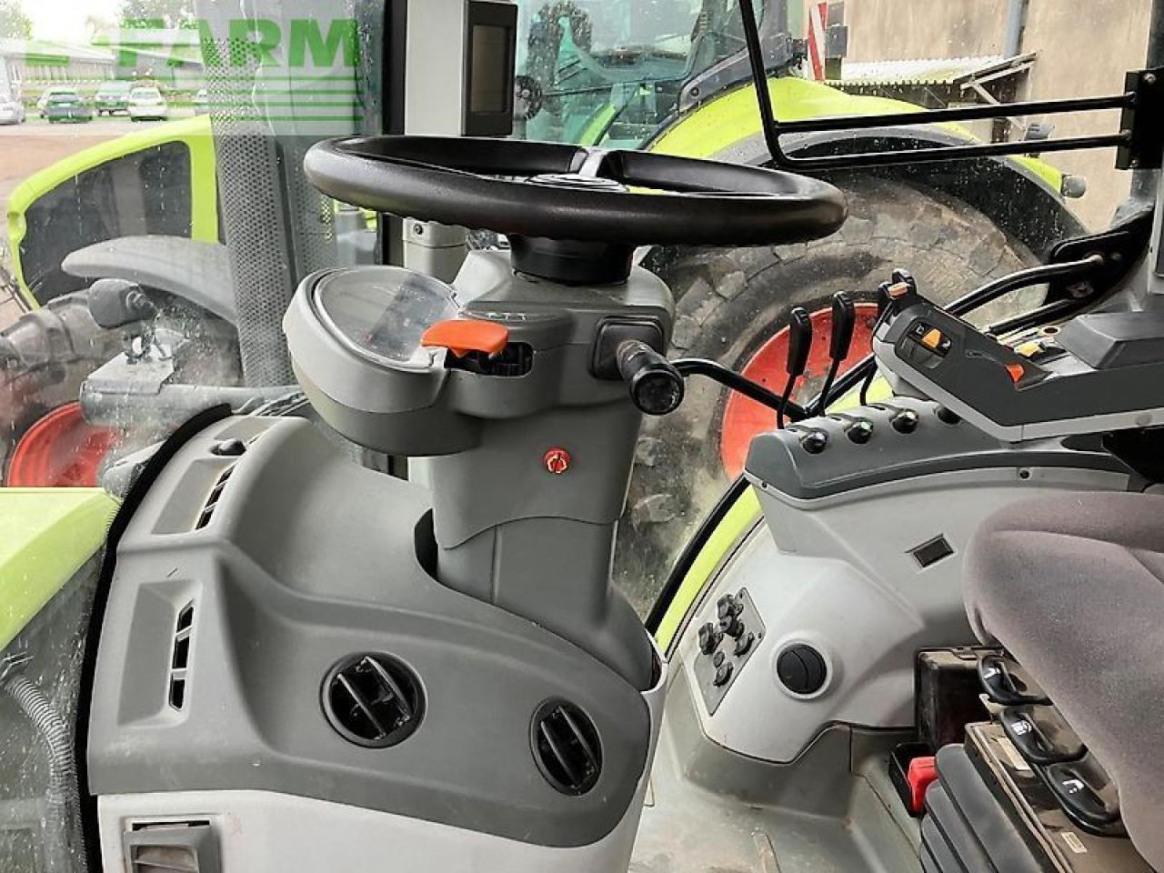 Tractor CLAAS arion 650